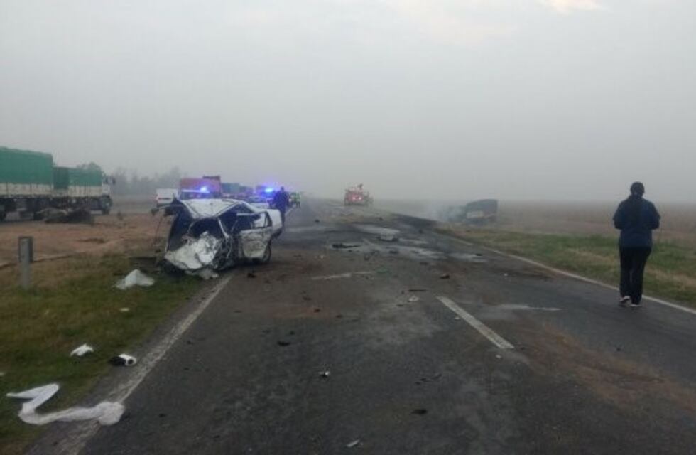 Choque fatal entre un camión y un auto en la Ruta 34: un joven murió y su pareja se encuentra grave