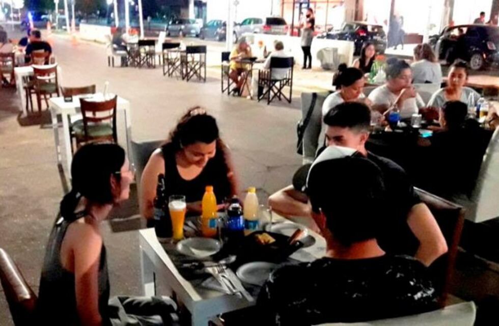 Algunos comerciantes reclamaron enojados por los corredores gastronómicos de Santa Rosa