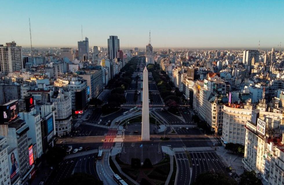 Siete parejas detenidas en un hotel alojamiento por violar la cuarentena obligatoria