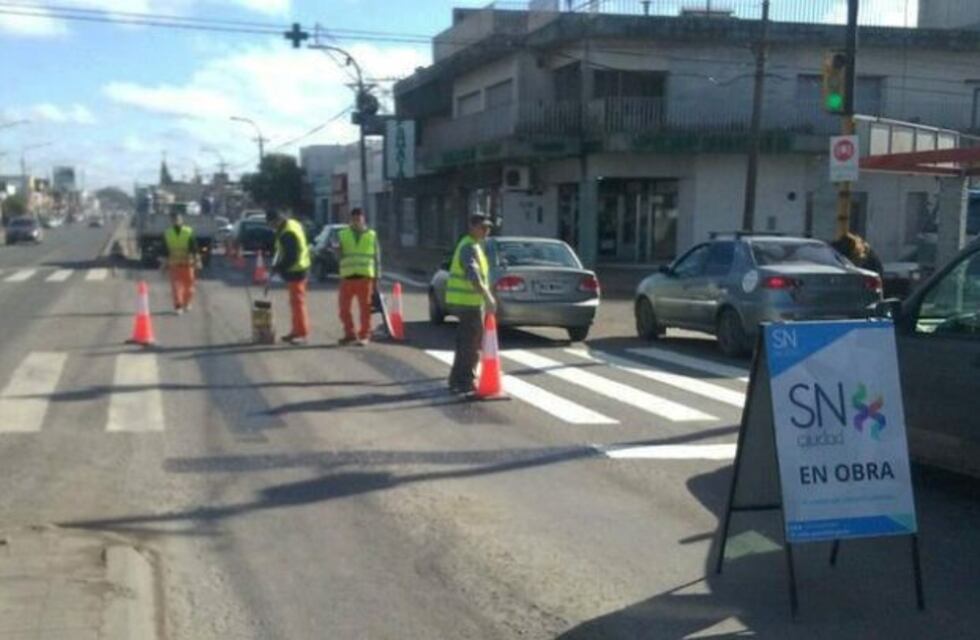 En el marco del Plan de Ordenamiento Urbano, se continúa con el trazado de sendas peatonales sobre Avenida Savio