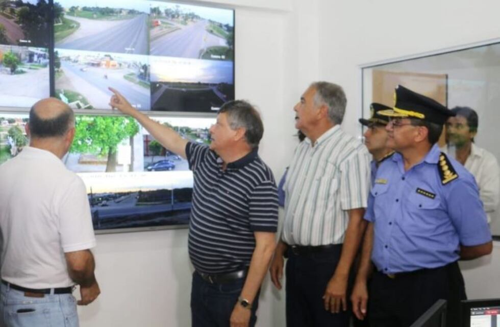 Peppo inauguró el Edificio 911 y el sistema de videovigilancia en San Martín