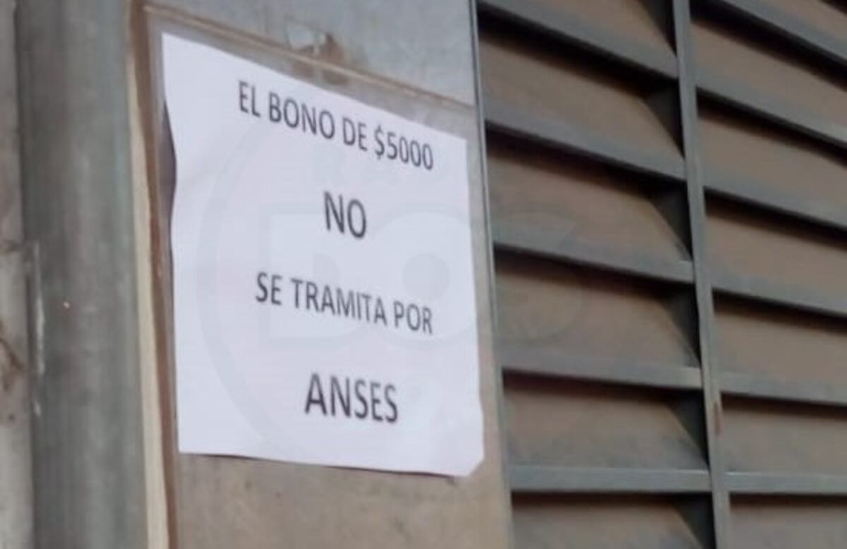 Cartel que apareció el miércoles en Anses