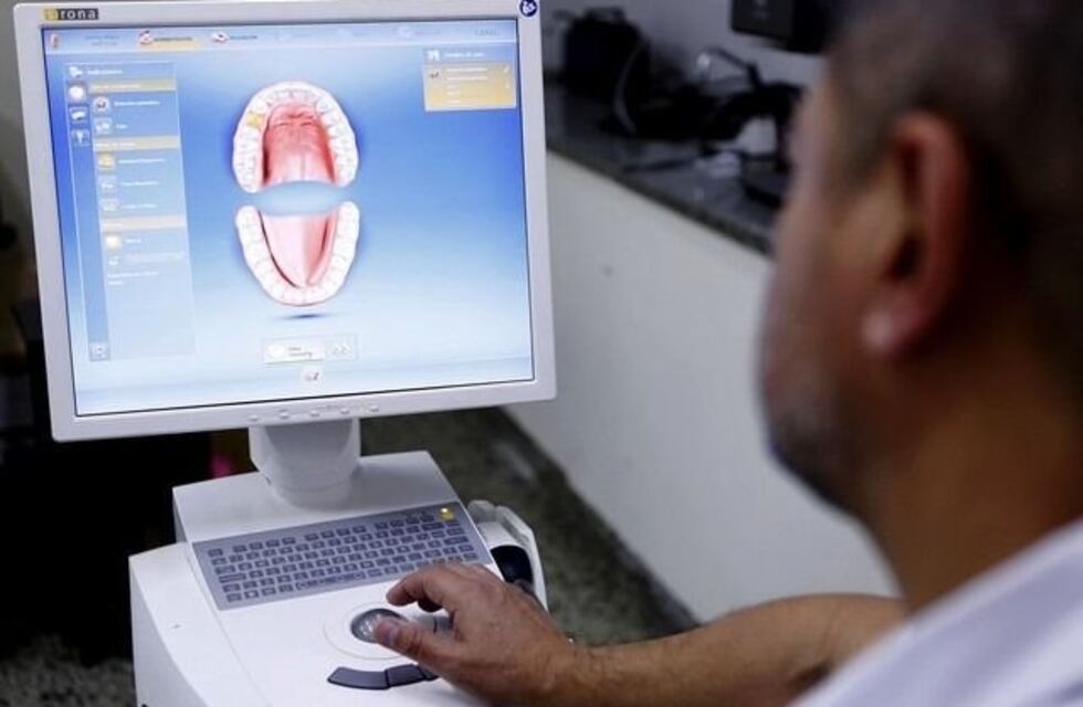 Implantes dentales gratuitos y exprés en el Hospital Odontológico de la UNLP