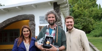 Gran convocatoria en la presentación del artista Roberto Ghezzi