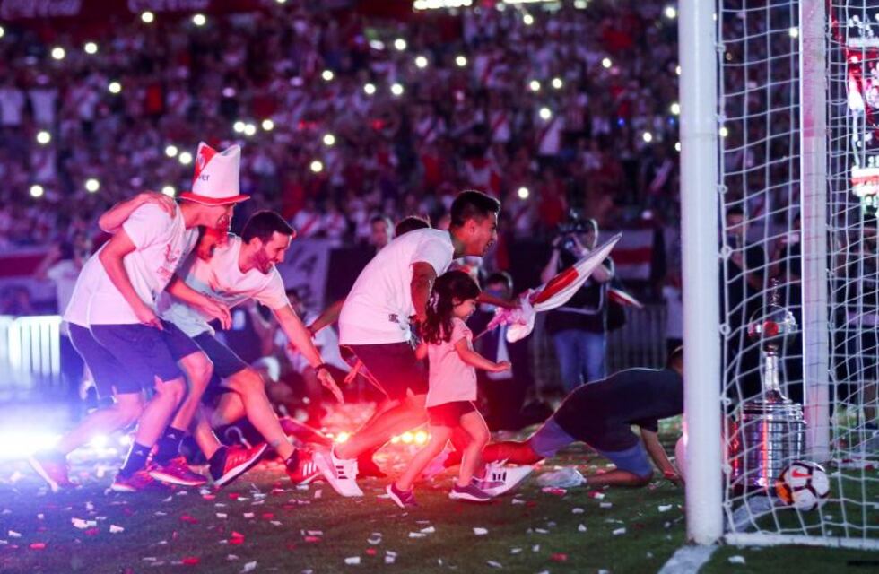 Los mejores memes sobre el fallido gol del Pity Martínez en el Monumental