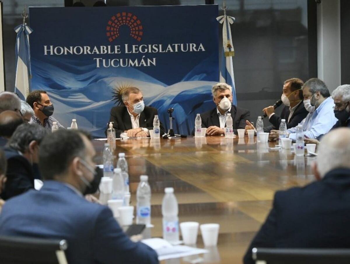 Legislatura: Jaldo recibió a representantes de la construcción\u002E (Legislatura de Tucumán)