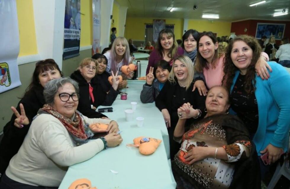 Bertone participó de un encuentro con mujeres de Río Grande