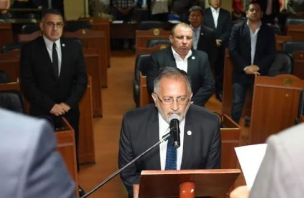 Solá Jais, reelecto como presidente provisorio del Senado