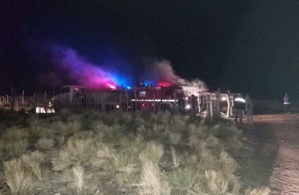 Construyen un módulo a una familia de puesteros que perdió todo en un incendio