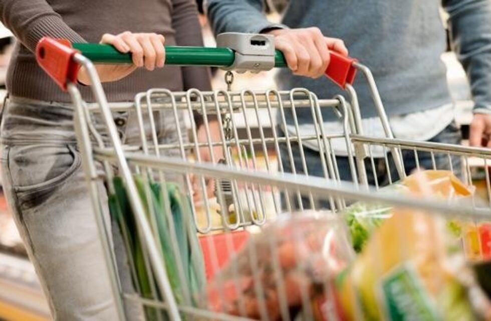 Una familia necesita casi 1000 pesos diarios para no caer en la pobreza en Córdoba