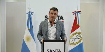 Matu00edas Galu00edndez asumiu00f3 como nuevo director del Aeropuerto Internacional Rosario.