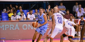 Regatas superó a Bahía Basket