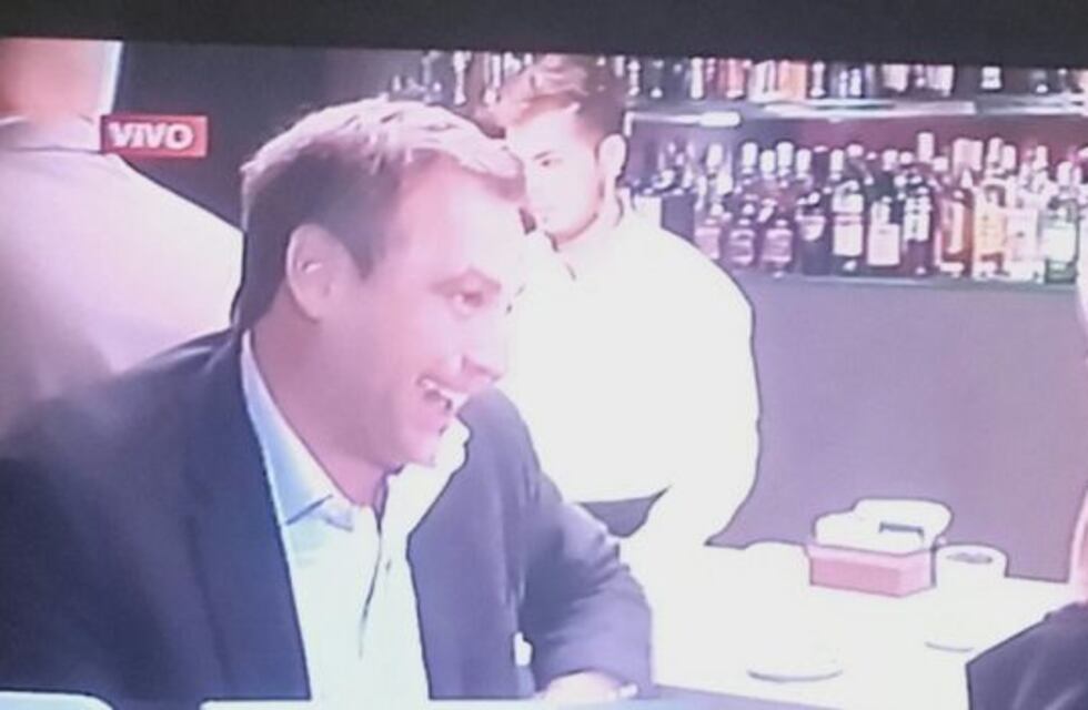 Perlitas políticas en el nuevo Teatro: el cafecito Schiaretti-Mestre y el grito "Vamo Ramón"