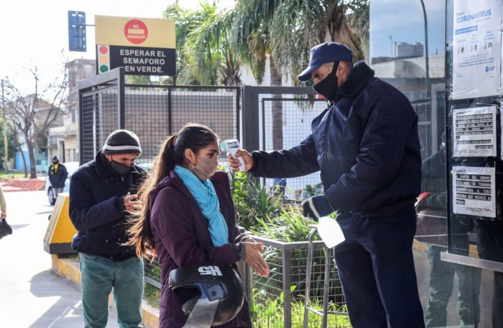 Por coronavirus aislaron a 10 personas en el Mercado de Productores de Rosario