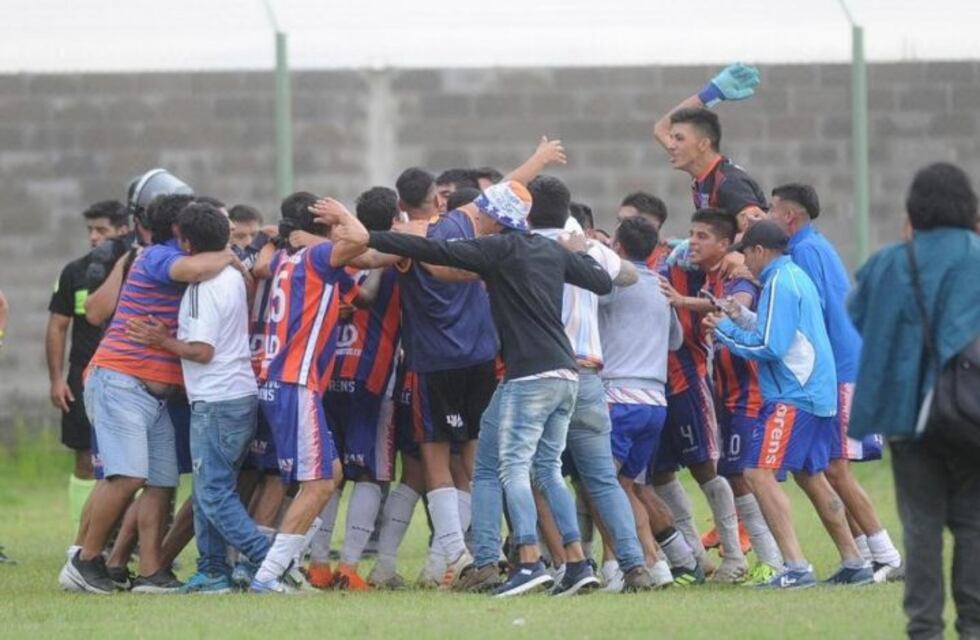Atlético y Deportivo Llorens jugarán la gran final del Torneo Alberto Marti