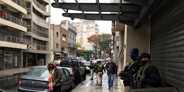 El allanamiento ocurrió en la sede el Sindicato de Trabajadores Municipales de Rosario en Entre Ríos al 1200\u002E (@mauroyasprizza)