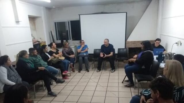 Docentes y padres TEA\nCrédito: ElDÍA