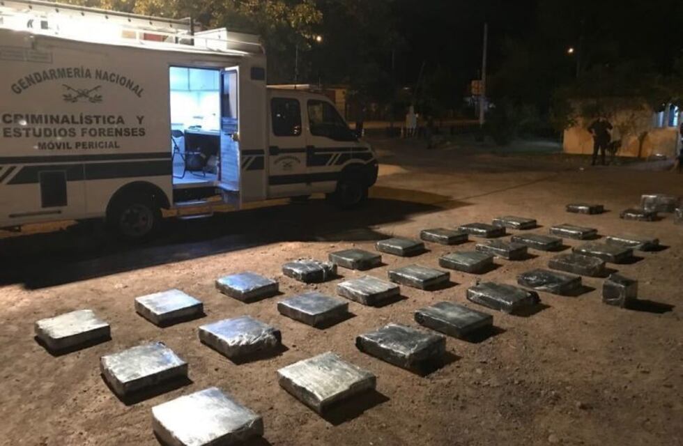 Iban a entregar 700 kilos de marihuana, pero fueron detenidos en Mendoza