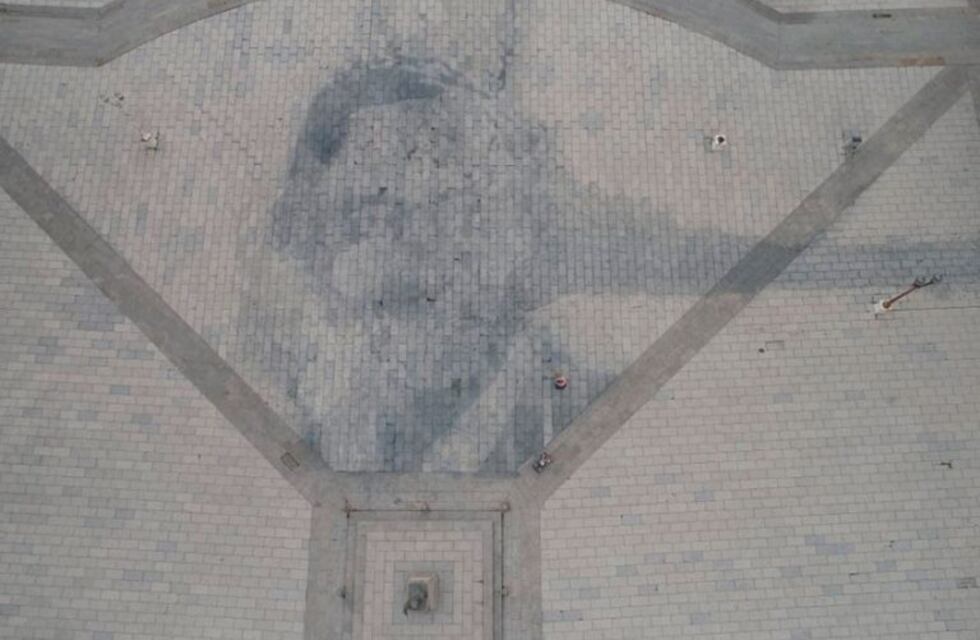 El municipio restaurará el sector de la Rambla donde se pintó el retrato de Kirchner