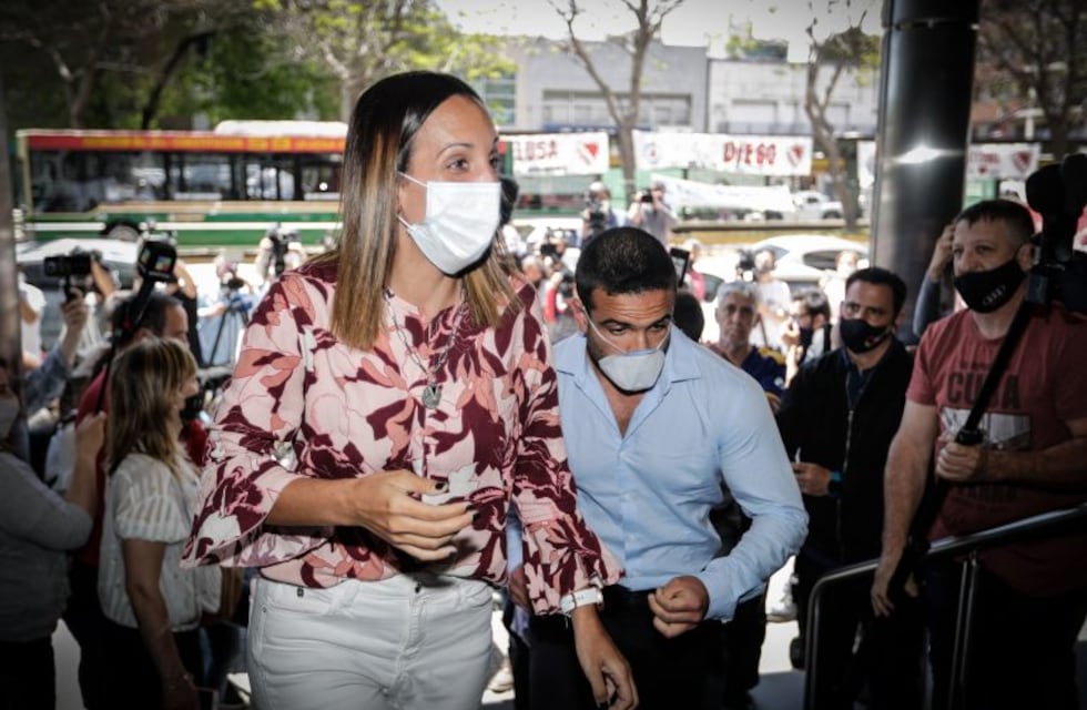 Muerte de Maradona: accedieron a la información de los celulares de la psiquiatra Agustina Cosachov