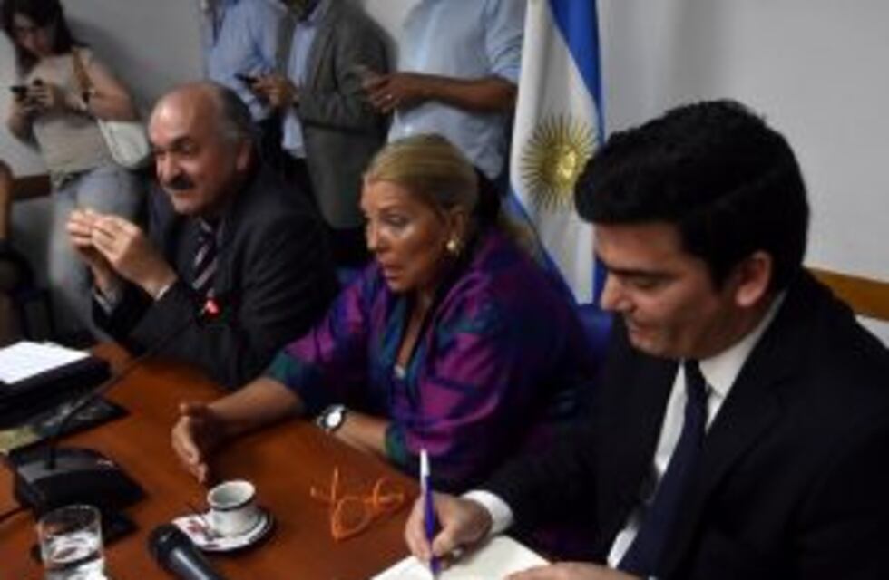 Carrió advirtió otra vez sobre los acuerdos por Malvinas: "Si es necesario, se interpela y se pide el juicio político"