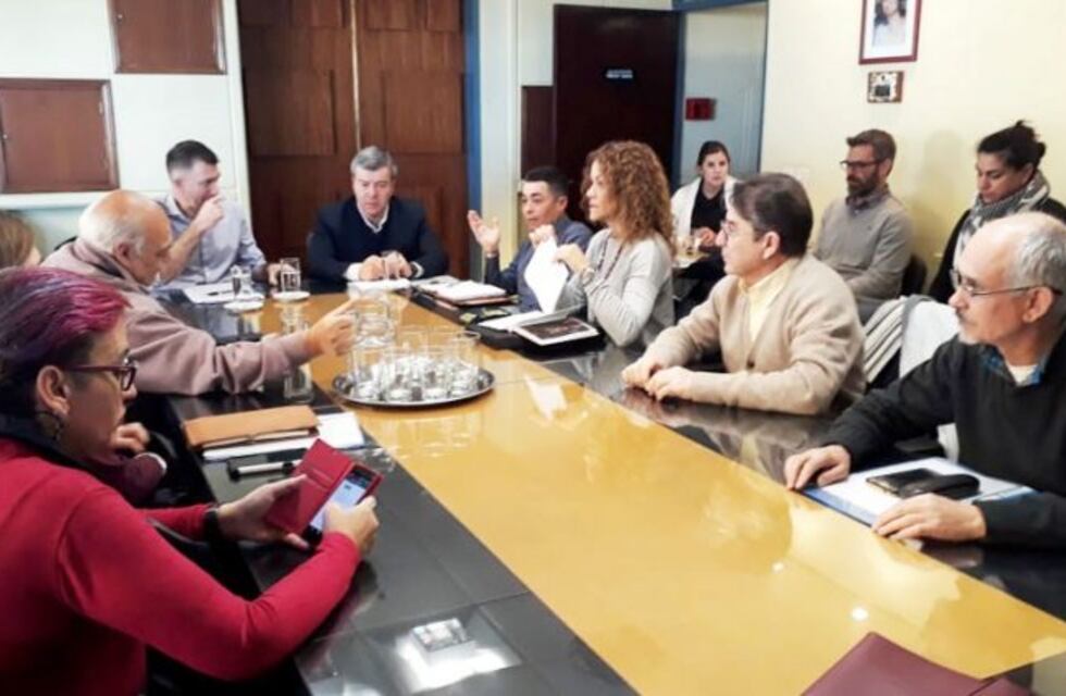 El Gobierno provincial ofreció un 13% de aumento a estatales y los gremios aceptaron