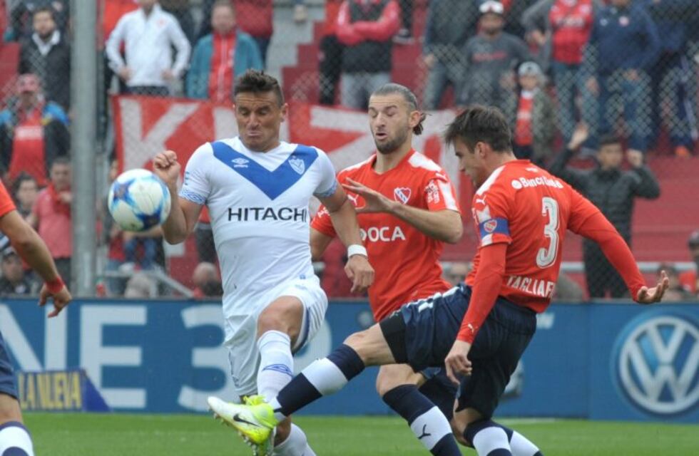 Con un gol de penal, Independiente le ganó a Vélez 1-0 en el inicio de la Copa de Superliga