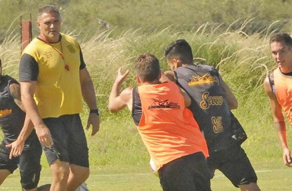 Sialle haría dos modificaciones para enfrentar a Central Córdoba