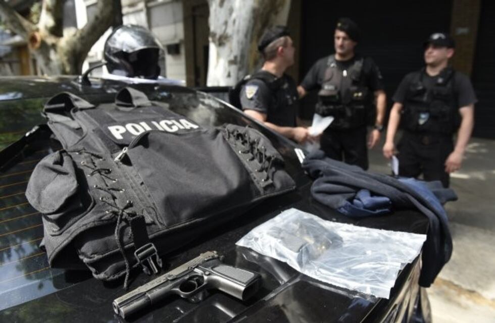 Seguirán detenidos el policía y sus cómplices que persiguieron a cobrador para robarle