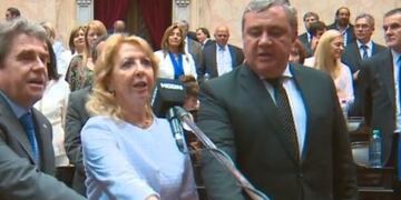Luis Borsani, Susana Balbo y Rubén Miranda, en el momento de la jura en el Congreso de la Nación\u002E