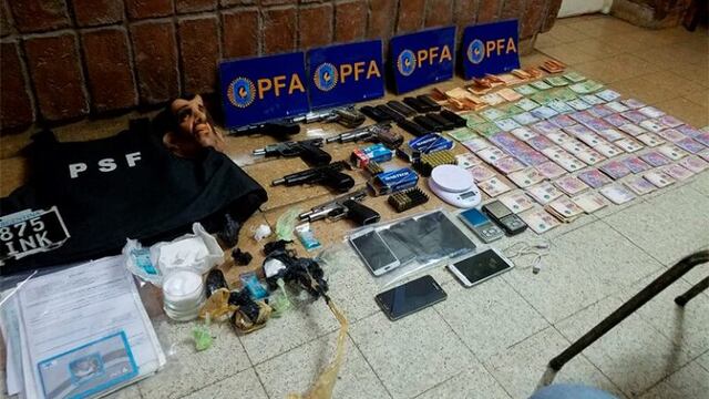 La Policía Federal Argentina (PFA) se hizo cargo de los allanamientos en el sur de la provincia\u002E (PFA)