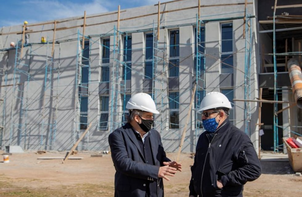El senador Roberto Mirabella recorrió la obra de la UNRaf