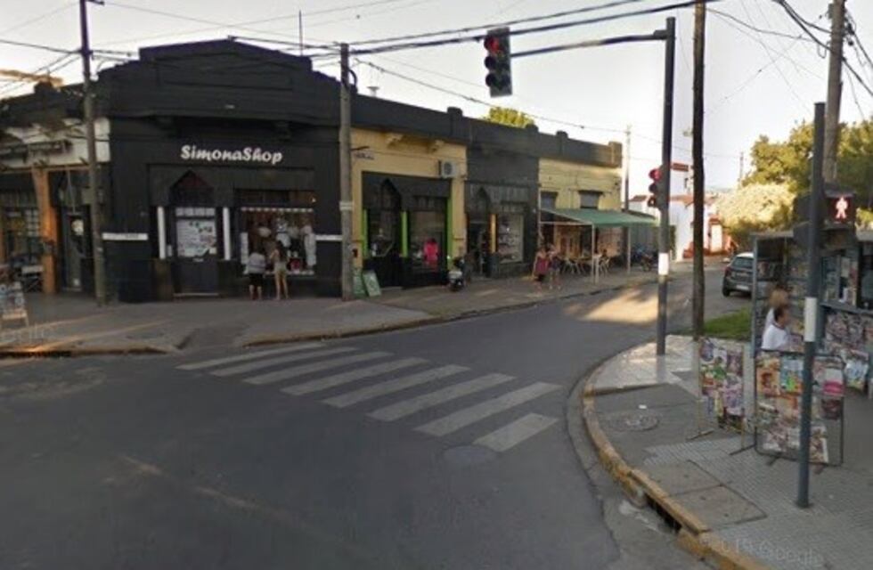 Con palo y gancho: lo agarraron "pescando" ropa en un local de la zona sur