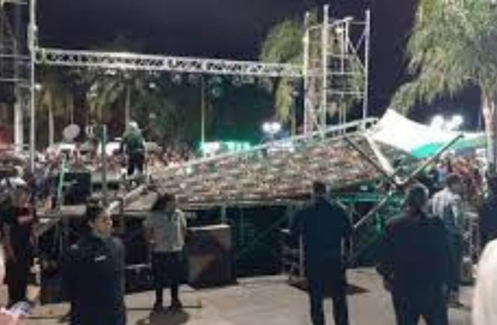 Tragedia en Corrientes: en pleno festival del Chamamé, cayó una estructura y golpeó a dos artistas