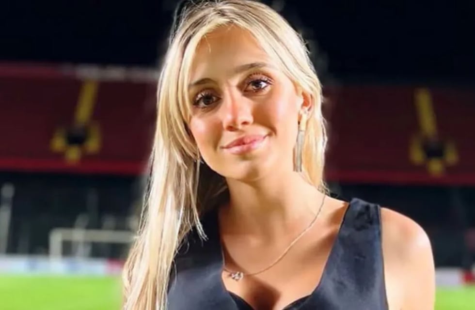 Morena Beltrán afrontó la ola de calor en top y minifalda y conquistó a todos