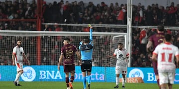 Instituto enfrentó a Lanús por la Liga Profesional 2023. El partido correspondió a la fecha 26 de la Liga Profesional. (Facundo Luque / La Voz)