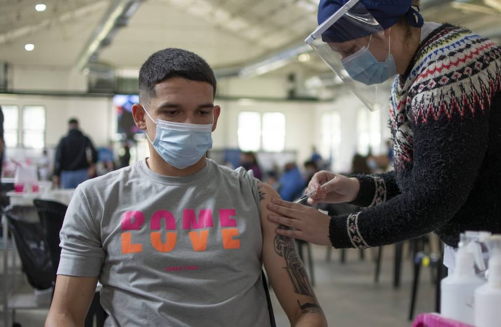 Vacuna COVID-19 en Santa Fe: se espera llegar al 50% de la población con dos dosis esta semana