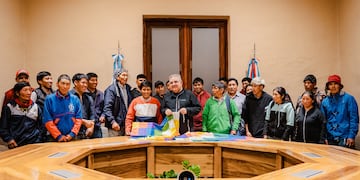 El Gobierno provincial avanza en la ampliación de la línea eléctrica y en la ejecución de obras estratégicas en Laguna Blanca y alrededores.