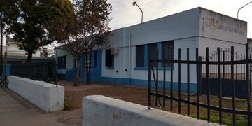 Impidieron que una docente de la clase por no estar vacunada contra el Covid.