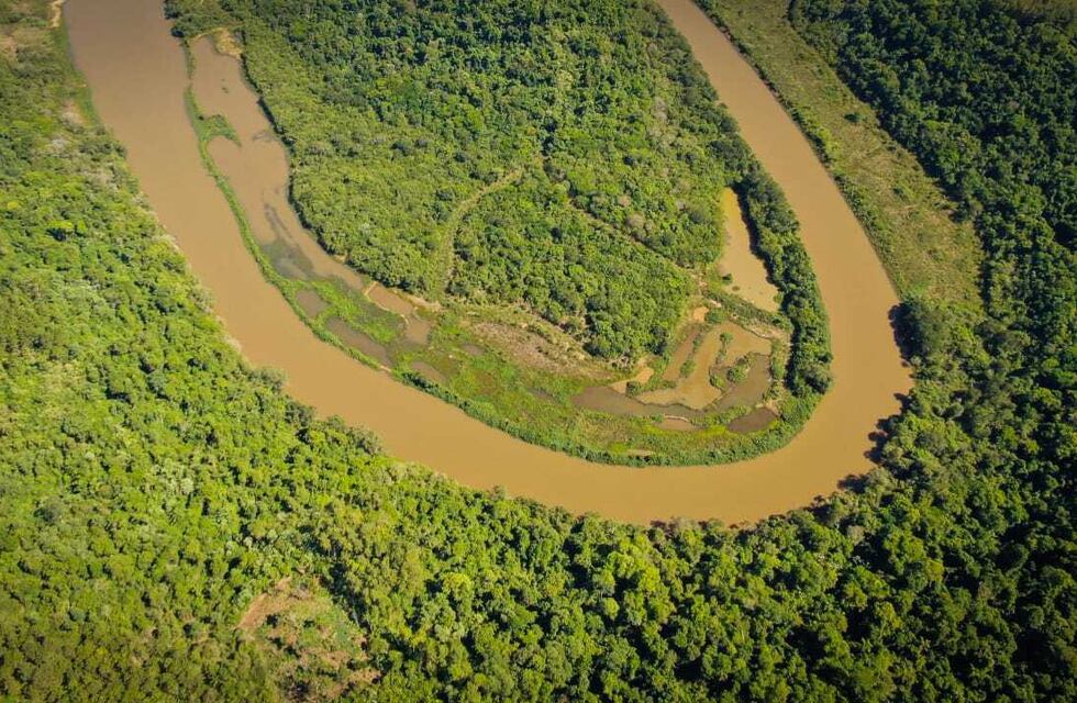 Denuncian daños ambientales en el arroyo Garuhapé por la actividad de las empresas de cerámicas