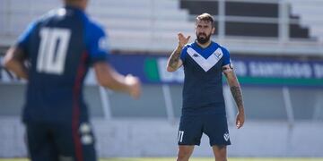 El "Oso" volvió a sumar minutos tras 153 días (Prensa Vélez)