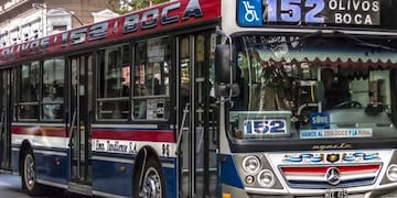 Mató a un hombre en el colectivo de una puñalada y la Justicia lo declaró inimputable