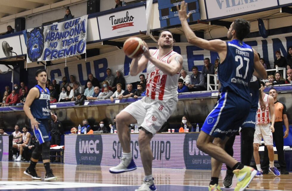 Instituto le dio otra mano a Atenas, pero se viene un final a dos puntas