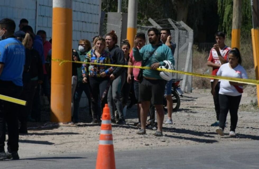 Tragedia en San Juan: un joven motociclista falleció tras ser atropellado por una camioneta