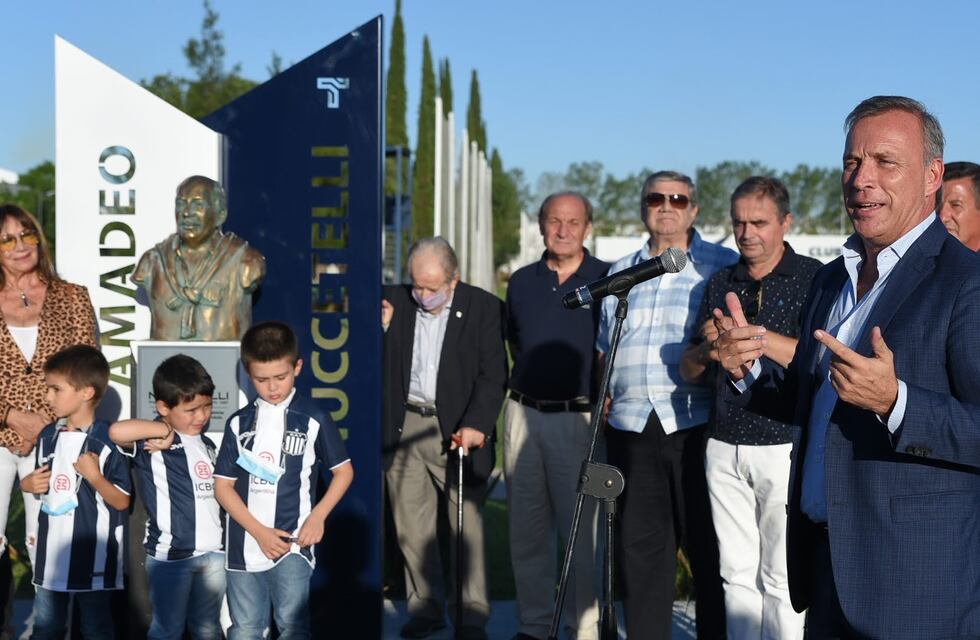 Homenaje de Talleres, a 15 años de la muerte de Amadeo Nuccetelli