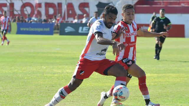13 marzo 2022 Mendoza Deportes
El Deportivo Maipú empató de forma increíble 1 a 1 ante Instituto de Córdoba en el estadio Omar Higinio Sperdutti por la 5° fecha del torneo de la Primera Nacional.
Foto: Orlando Pelichotti/ Los Andes