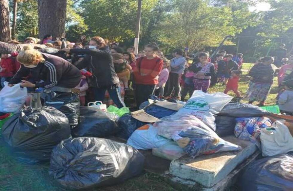Festival Solidario: Entregaron todo lo recaudado por “Abrigos del Alma” en el Barrio Los Pinares