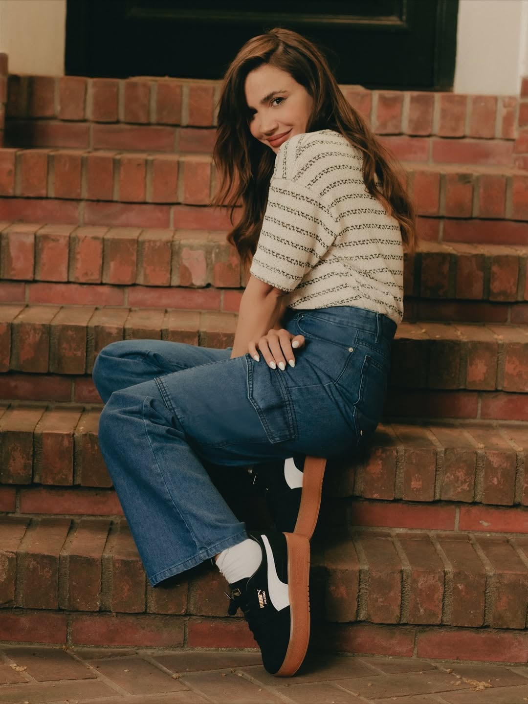 Jean y remera clásica: Celeste Cid demostró ser una reina fashionista luciendo el look tendencia del verano
