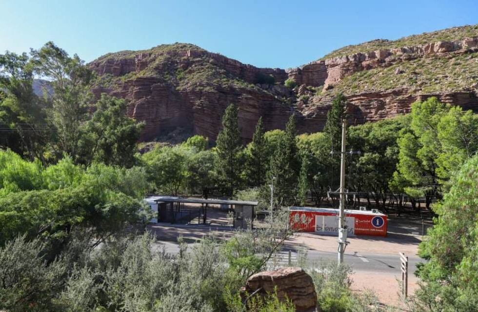 Previendo una Semana Santa llena de turistas inauguran el parque municipal en Valle Grande