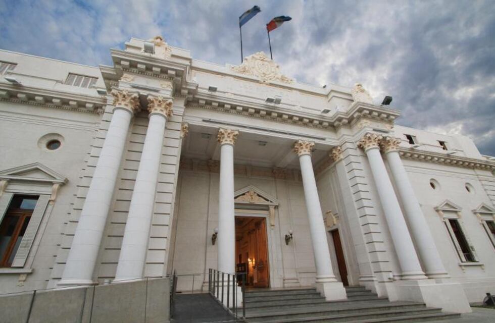 El escándalo por los 257 fetos guardados en el Hospital de Rafaela llegó a la Legislatura